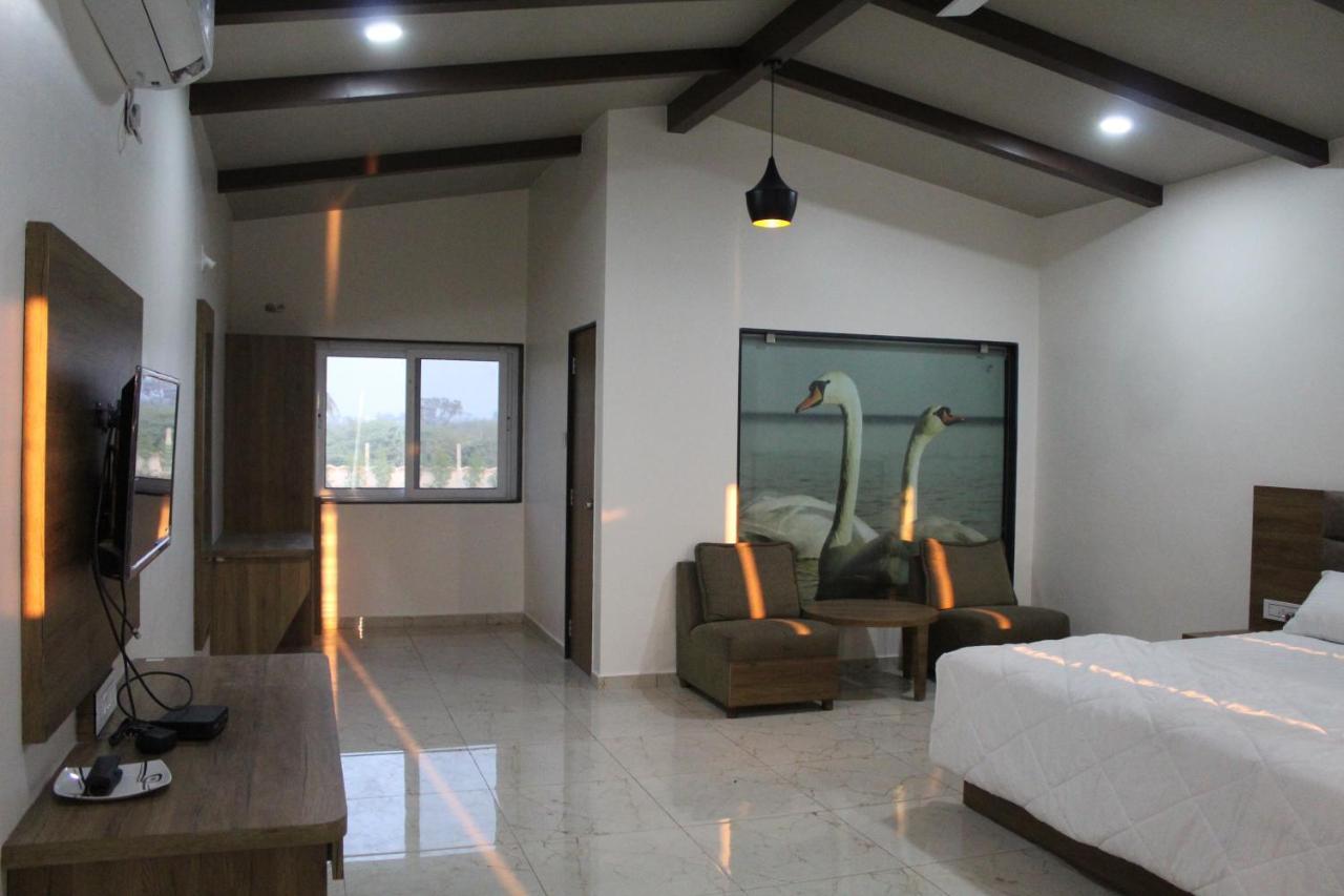 Flamingo Club And Resort Una 3 Km Away From Diu Check Post Luaran gambar