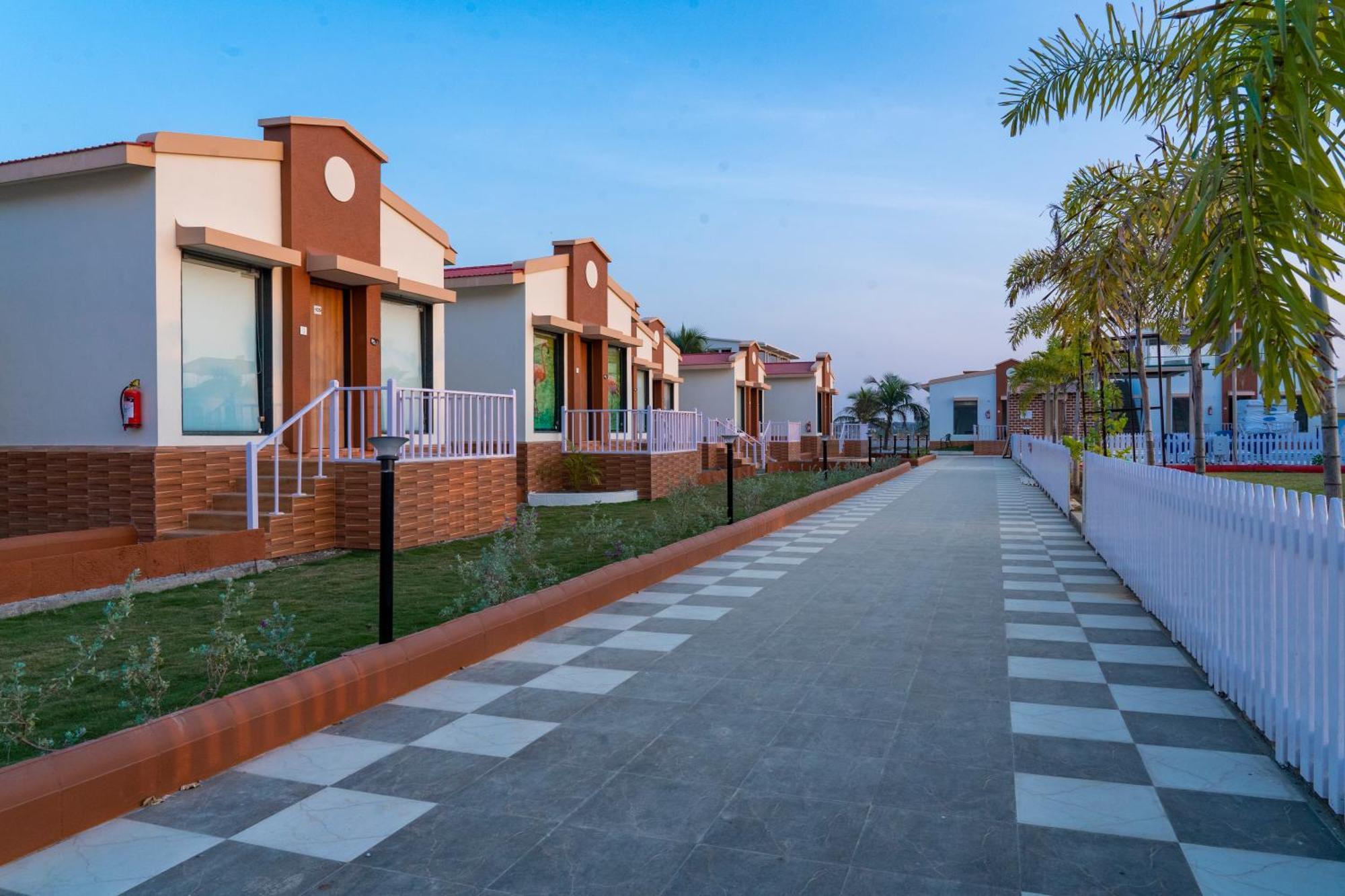Flamingo Club And Resort Una 3 Km Away From Diu Check Post Luaran gambar